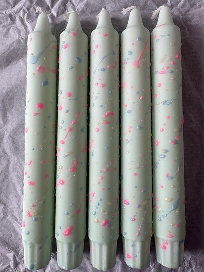 Dots light green