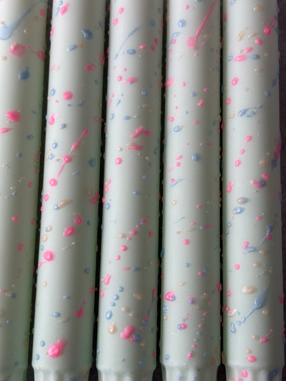 Dots light green